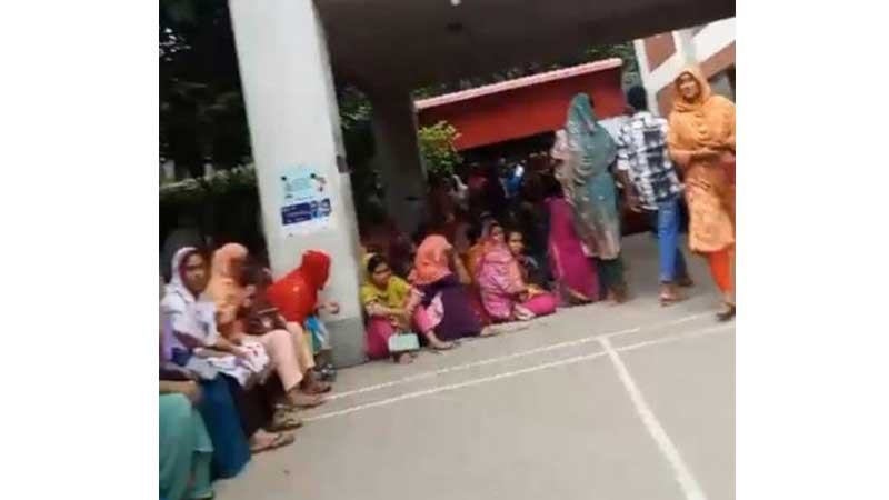 অনন্ত ক্যাজুয়াল অয়্যারে ছাঁটাই বন্ধে কলকারখানা অধিদপ্তরে শ্রমিকরা