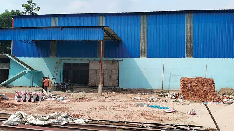 টাঙ্গাইলে শিক্ষাপ্রতিষ্ঠানের পাশে অটো রাইস মিল নির্মাণ