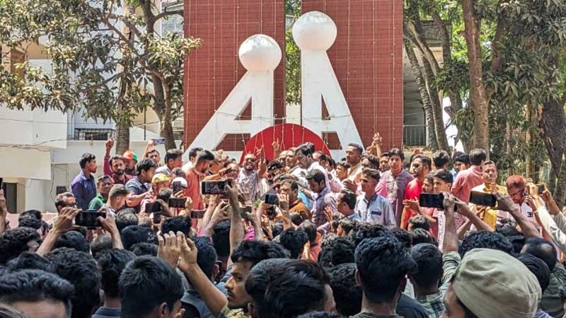 মিরসরাইয়ে ১৪৪ ধারা ভেঙে কর্মসূচি, বিএনপির দুই গ্রুপের সংঘর্ষে যুবক নিহত