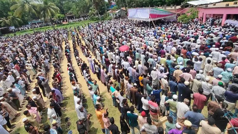 চট্টগ্রামে চিরনিদ্রায় শায়িত হলেন ওমানে নিহত ৪ ভাই