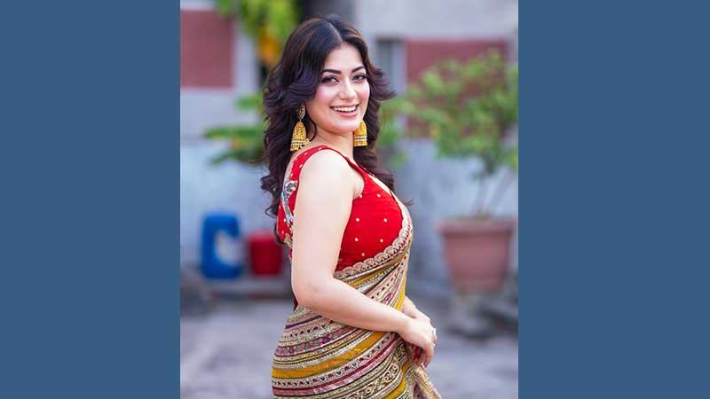 নীলচক্র নিয়ে বেশি প্রত্যাশা মন্দিরার