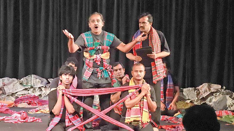 শিল্পকলায় স্বপ্নদলের ‘ত্রিংশ শতাব্দী’র ১৩০তম মঞ্চায়ন