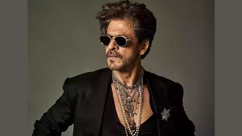 সম্পদ কমলেও এখনো শীর্ষে শাহরুখ