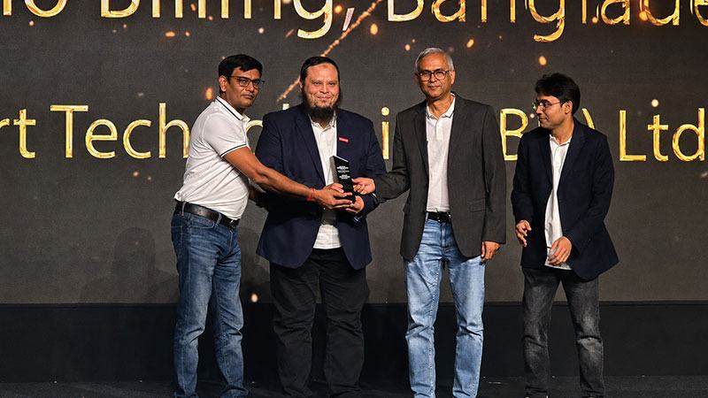 লেনোভোর ডিস্ট্রিবিউটর এক্সিলেন্স অ্যাওয়ার্ড পেল স্মার্ট