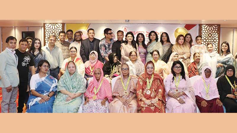 সম্মাননা পেলেন কৃতী সন্তানের মায়েরা