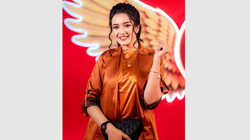 ব্যস্ত সময় পার করছেন আইশা খান