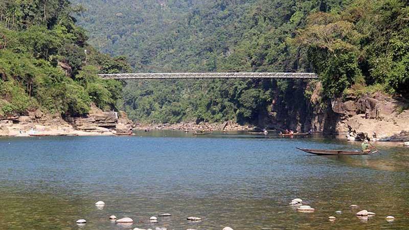 জাফলংয়ে পাথর লুটের ঘটনায় মামলা আসামি দেড়শ