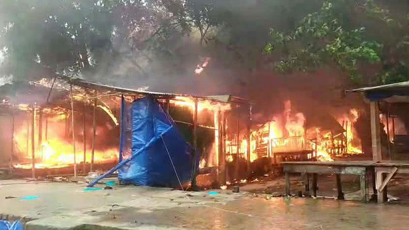 কুড়িগ্রামে পুড়ল অর্ধশতাধিক দোকান