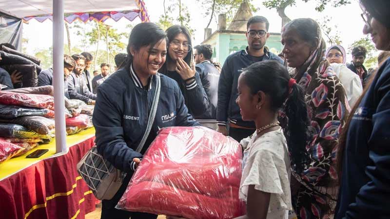 শ্রীমঙ্গলে এনএসইউ সোশ্যাল সার্ভিসেস ক্লাবের শীতবস্ত্র বিতরণ