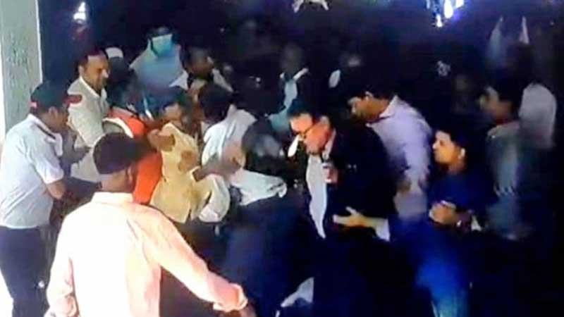 জাতীয় বিশ্ববিদ্যালয় উপাচার্যের ওপর হামলা