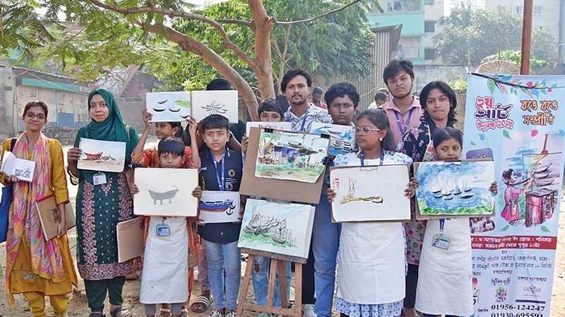 বুড়িগঙ্গার তীরে শিশুদের তুলিতে সম্প্রীতির গল্প