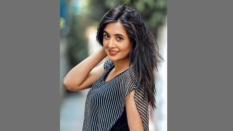‘‌চরিত্রটিকে নিজের মধ্যে ধারণ করে অভিনয়ের চেষ্টা করি’