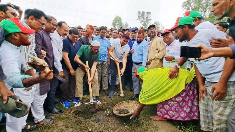 গাইবান্ধায় খাল খনন কর্মসূচি উদ্বোধন
