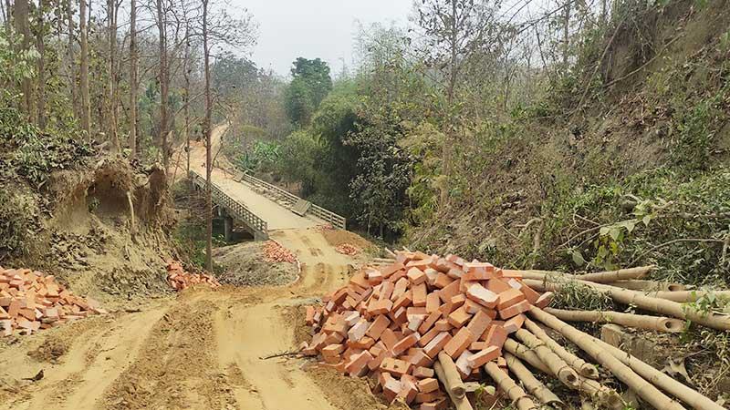 রাঙ্গামাটিতে পাঁচ বছরেও শেষ হয়নি চার সেতুর নির্মাণ স্থায়িত্ব কমে যাওয়ার শঙ্কা