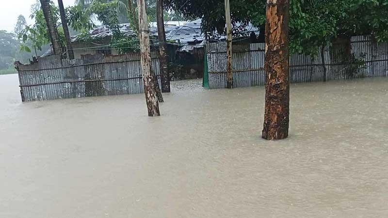 কক্সবাজারে ভারি বর্ষণে তিন হাজার পরিবার পানিবন্দি