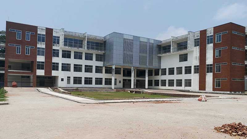সাত বছরে অবকাঠামোয় আটকে বরিশাল শিশু হাসপাতাল