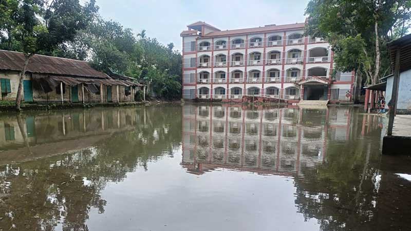 ময়মনসিংহে জলাবদ্ধতায় দুই বিদ্যালয়ে ব্যাহত শিক্ষা কার্যক্রম