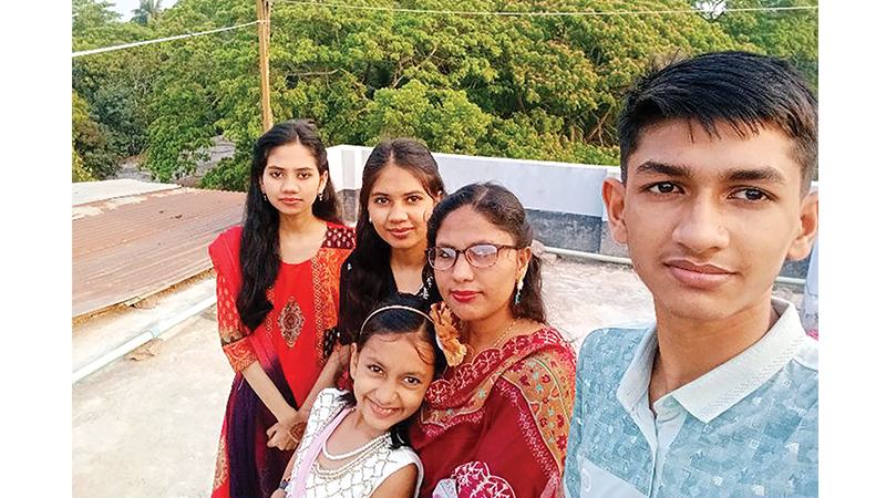লক্ষ্মীপুরে একই পরিবারের চারজনকে হত্যা