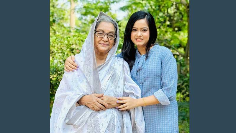 দিলারা জামানের সঙ্গে প্রথমবার মুনমুন