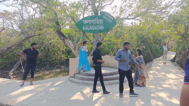 সুন্দরবনের সাতক্ষীরা রেঞ্জে বাড়ছে দেশী-বিদেশী পর্যটক