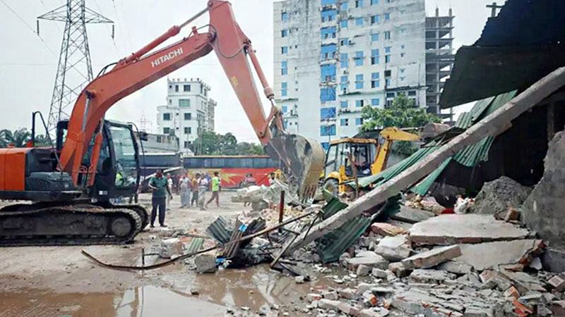 ময়মনসিংহে শতাধিক অবৈধ স্থাপনা উচ্ছেদ
