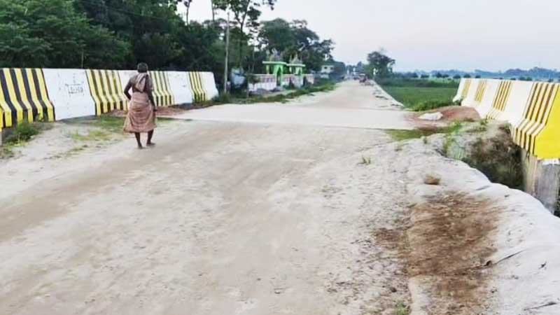 সাত বছরে তিন দফা সময় বাড়িয়েও শেষ হয়নি অর্ধেক কাজ