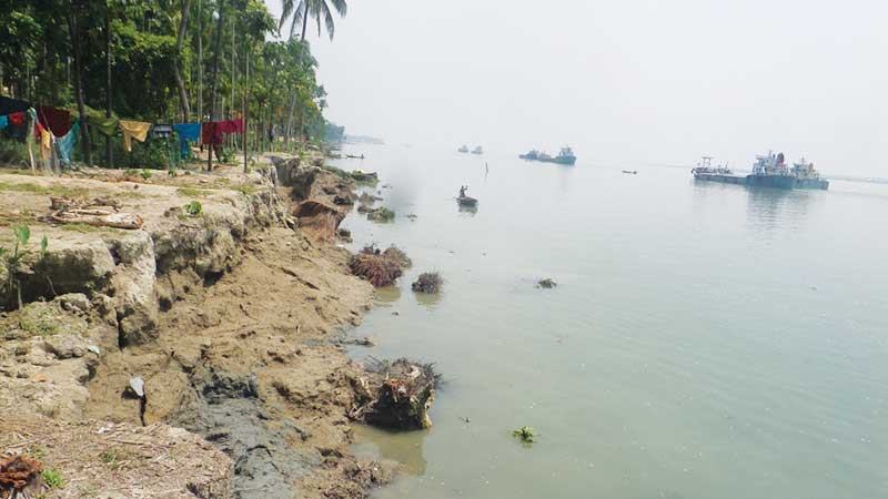 বরিশাল বিভাগে ভাঙনঝুঁকিতে নদ-নদীর তীরবর্তী ১৫৮ স্থান