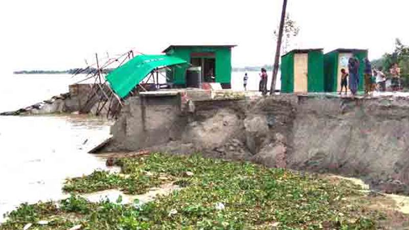 তিস্তার ভাঙনে বিলীন ‘‌ভোরের পাখি’ স্কুল