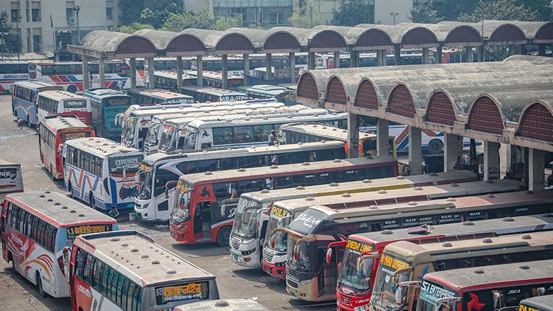 ভবঘুরেদের দখলে বিশ্রামাগার, ৩৫ হাজার যাত্রীর বিপরীতে শৌচাগার কেবল তিনটি