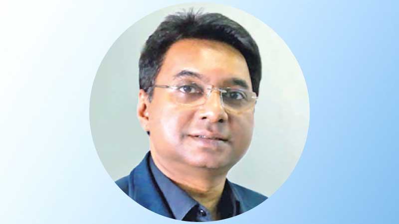 পুরনো কাঠামোতেই আটকে আছে