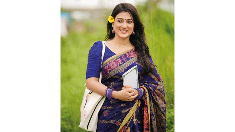 ভিন্নধর্মী চরিত্রে নজর কাড়ছেন জিম