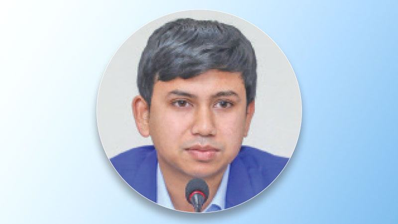 মাটিতে পড়ে যাই তৎক্ষণাৎ