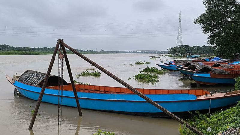 শিল্পে ছিল পাট, পিতল, টালি যোগাযোগে স্টিমার