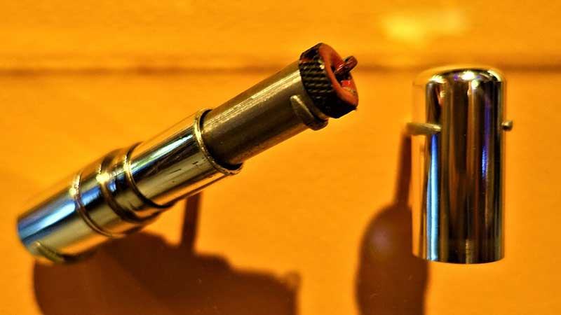 যুদ্ধ, প্রতিবাদ ও রাজনীতির তর্কে