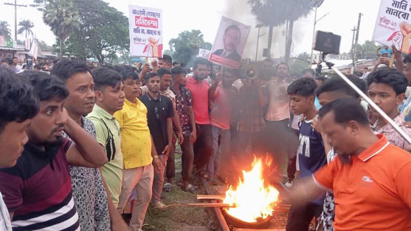 চট্টগ্রামে গণসংযোগকালে বিএনপি প্রার্থী এরশাদ উল্লাহ গুলিবিদ্ধ, নিহত ১