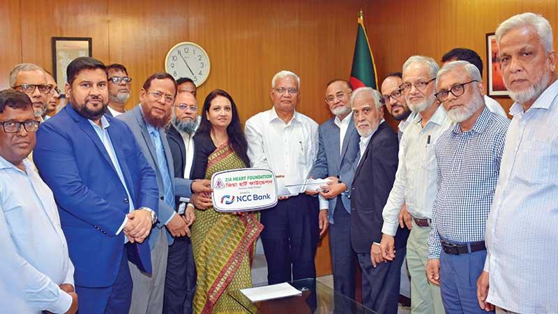জিয়া হার্ট ফাউন্ডেশনকে অ্যাম্বুলেন্স উপহার এনসিসি ব্যাংকের