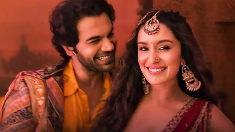 ভারতীয় সিনেমায় দর্শক কমলেও বাড়ছে আয়