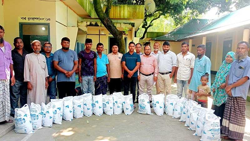 রংপুরে বিনামূল্যে পোনা মাছ পেলেন ৬৮১ চাষী
