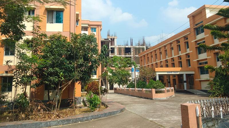 প্রশাসনিক অনুমোদনের ৮ মাস পরও কাটেনি অনিশ্চয়তা