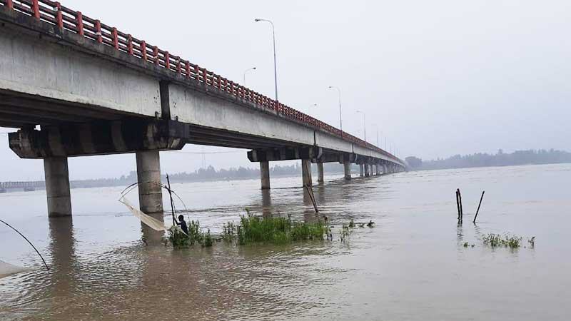 উত্তরে ভারি বৃষ্টিতে নিম্নাঞ্চল প্লাবিত হওয়ার আশঙ্কা