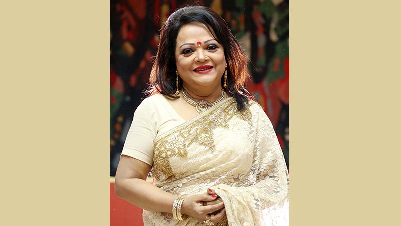 প্রবাসীদের গান শোনাতে যুক্তরাজ্যে সাবিনা ইয়াসমিন