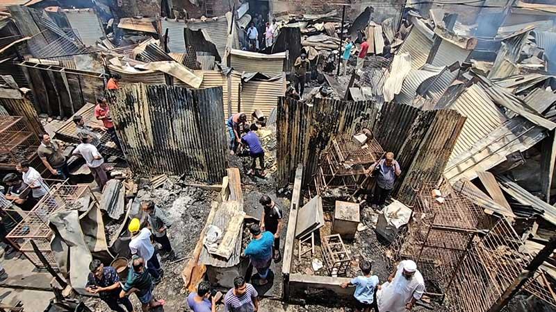 মুন্সিগঞ্জে ব্যবসাপ্রতিষ্ঠানে অগ্নিকাণ্ড