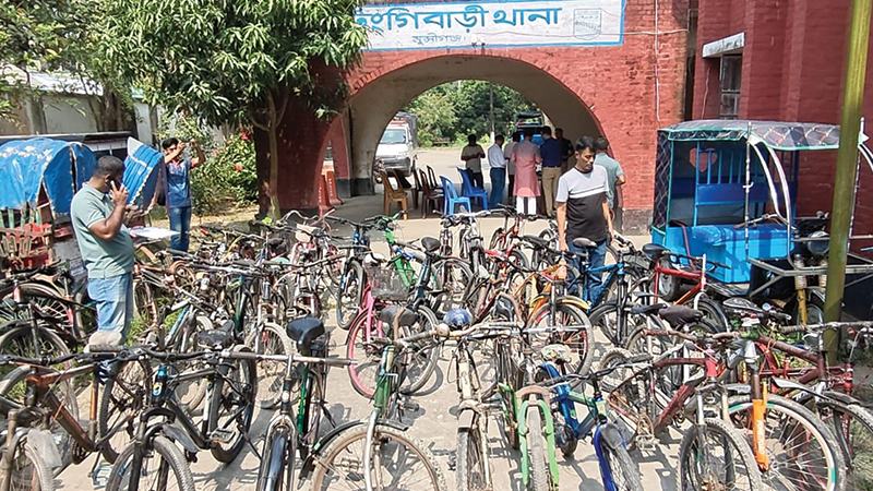 শিশু-কিশোরদের ৪২ চোরাই বাইসাইকেল উদ্ধার