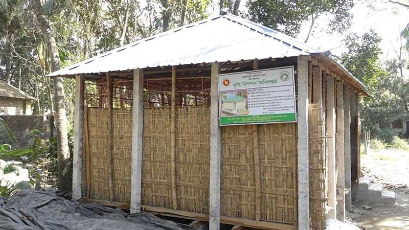 আলু সংরক্ষণে বগুড়ায় ৬৭ মডেল ঘর নির্মাণ