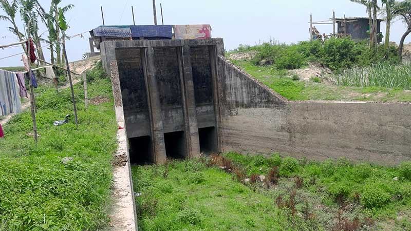 পলি পড়ে ভরাট উৎসমুখ মৃতপ্রায় বগুড়ার করতোয়া