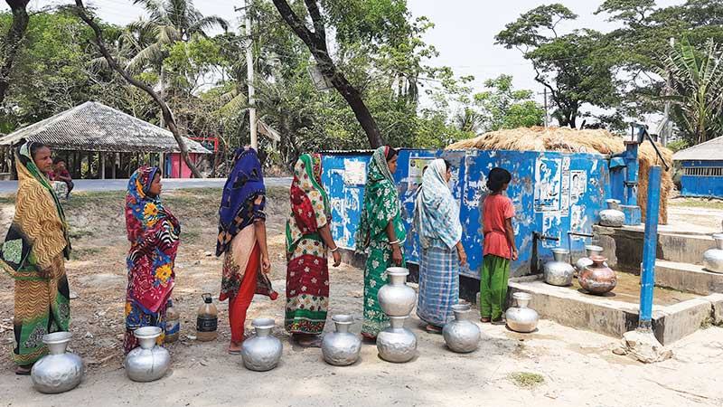 সাতক্ষীরায় বাড়ছে মানহীন বোতলজাত পানি উৎপাদনকারী কারখানা