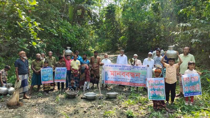 শুকিয়ে গেছে বরগুনার কালমেঘা খাল, সেচ সংকটে চাষীরা
