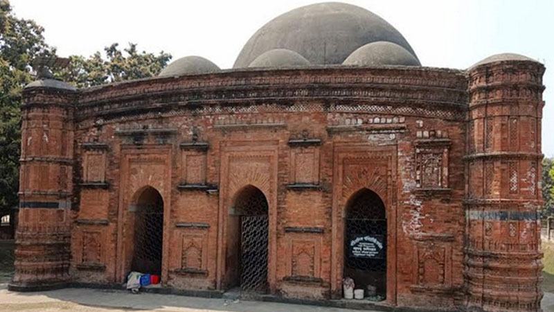 চাঁপাইনবাবগঞ্জের ঐতিহাসিক খনিয়াদিঘি মসজিদ
