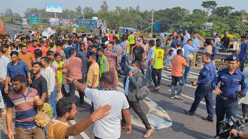 ঢাকা-মাওয়া এক্সপ্রেসওয়ে অবরোধ, যানজটে ভোগান্তি