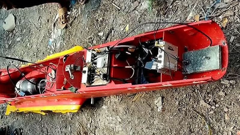 জেলেদের জালে ধরা সামুদ্রিক যান নৌবাহিনীর কাছে হস্তান্তর